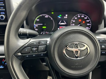 2021 Toyota Yaris - thumbnail 29