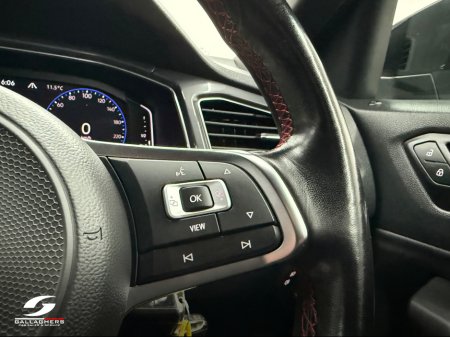 2022 Volkswagen T-Roc R-LINE 1.5 TSI D7F 150HP 5DR A €28,995 thumbnail