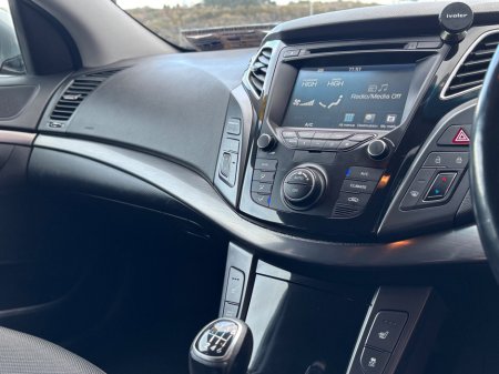 2015 Hyundai i40 Comfort 1.7 Diesel €8,950 thumbnail