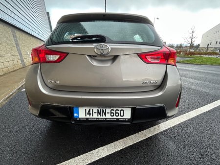 2014 Toyota Auris - thumbnail 6