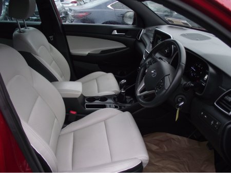 2020 Hyundai Tucson 1.6CRDI  EXECUTIVE PLUS  136PS 5DR €19,500 thumbnail