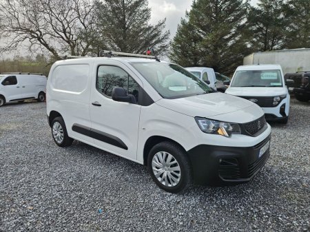 2022 Peugeot Partner Professional Plus 1.5 Blue HDI €15,990 thumbnail