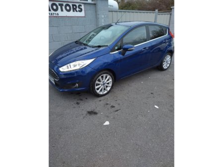 2016 Ford Fiesta - thumbnail 6