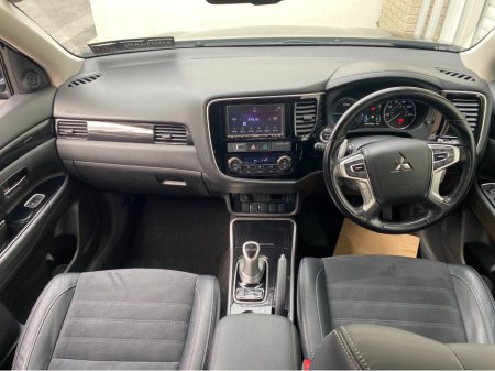 2016 Mitsubishi Outlander - thumbnail 12