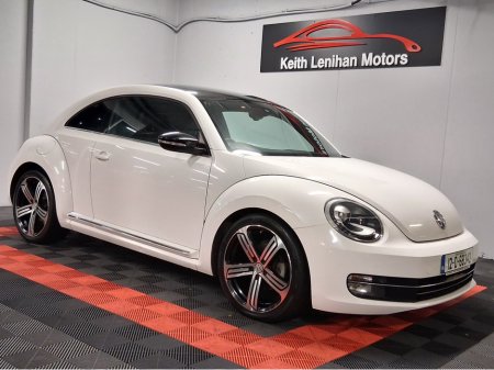 2012 Volkswagen Beetle **MINT CONDITION**