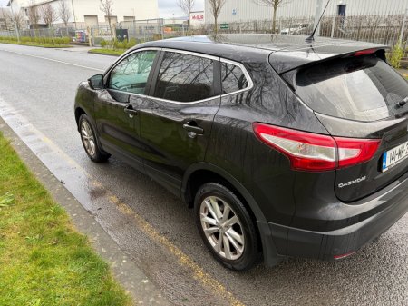 2014 Nissan Qashqai 1.5 DSL SV SAFETY PK 4 4DR €4,999 thumbnail