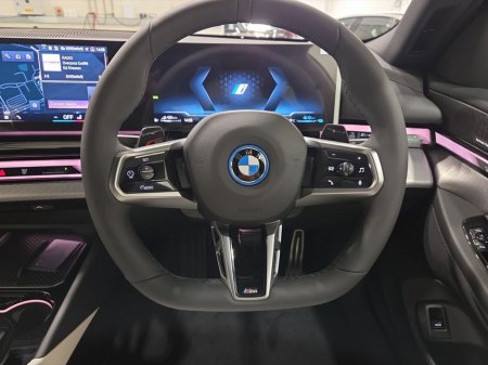 2026 BMW 5 Series  thumbnail