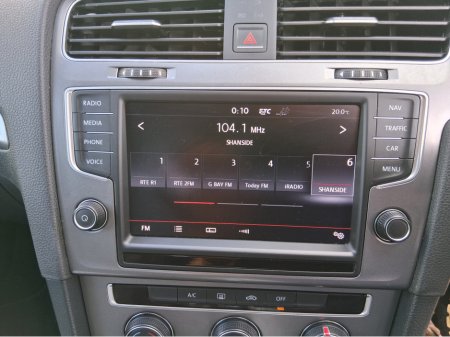 2016 Volkswagen Golf 1.2 TSI Comfort €13,995 thumbnail