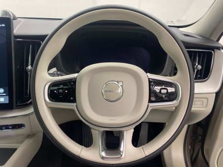 2026 Volvo XC60 - thumbnail 11