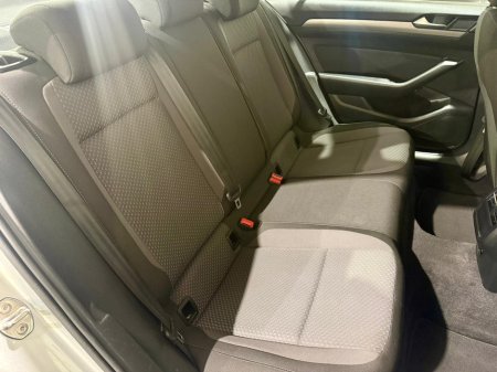 2016 Volkswagen Passat - thumbnail 15