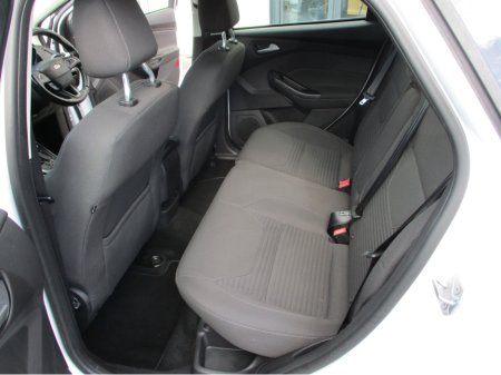 2015 Ford Focus - thumbnail 12