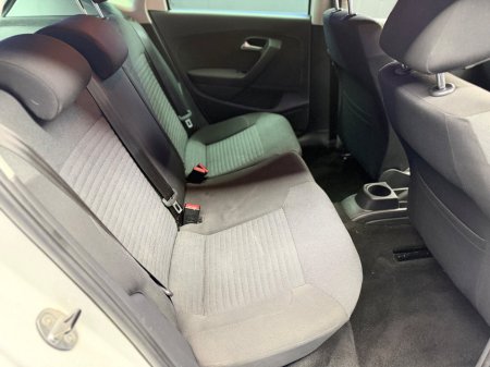 2012 Volkswagen Polo - thumbnail 17