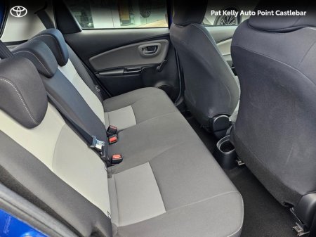 2019 Toyota Yaris - thumbnail 11