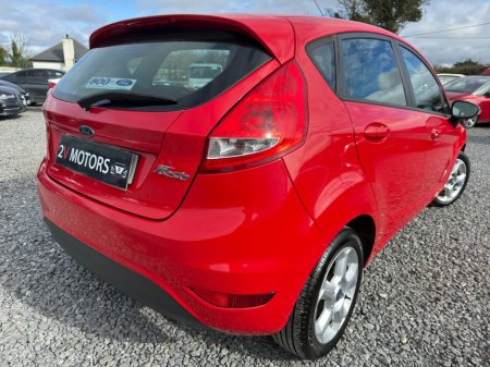 2010 Ford Fiesta - thumbnail 5