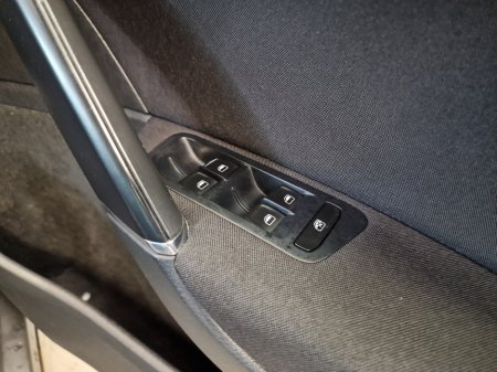 2014 Volkswagen Golf - thumbnail 17