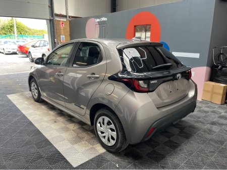 2020 Toyota Yaris - thumbnail 4