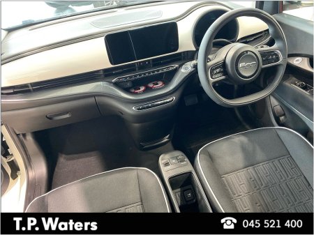 2025 Fiat 500e ICON - 42KWH - NEARLY NEW - FREE HOME CHARGER €22,850