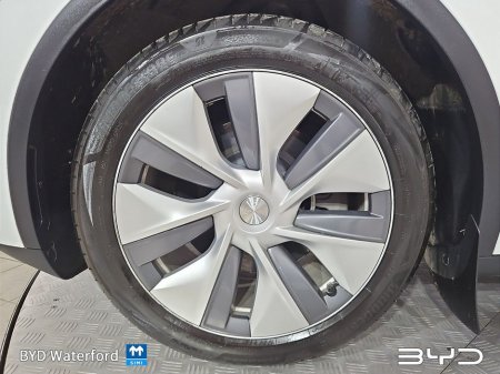 2024 Tesla Model Y - thumbnail 12