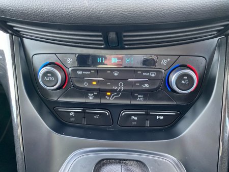 2019 Ford Kuga ST-Line 2.0 150BHP AWD Automatic... Sunroof thumbnail