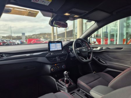 2021 Ford Focus - thumbnail 9