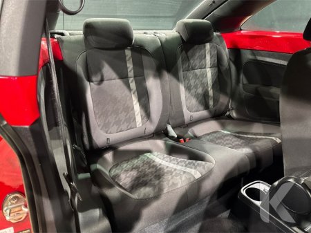 2019 Volkswagen Beetle - thumbnail 12