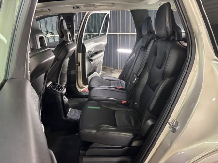 2016 Volvo XC90 - thumbnail 14