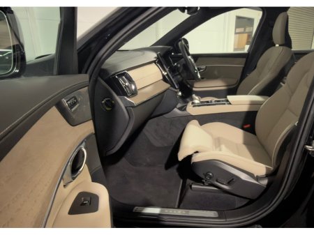 2025 Volvo XC90 + T8 PHEV AWD AUTO PLUS*7 SEATER* thumbnail