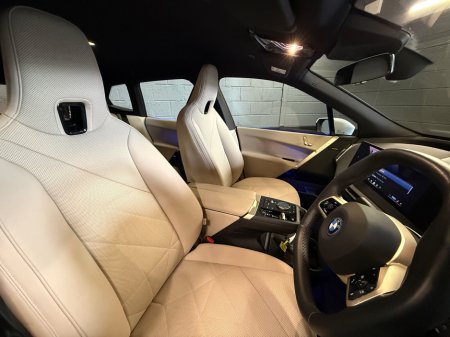 2023 BMW iX - thumbnail 6