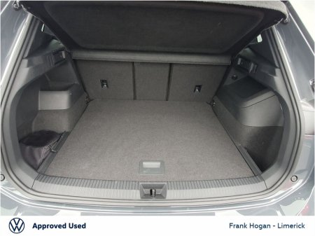 2024 Volkswagen Tiguan 2.0 TDI 150HP R-Line DSG €51,900 thumbnail