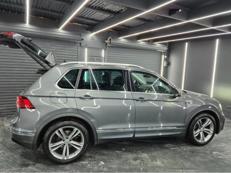 2020 Volkswagen Tiguan - thumbnail 17