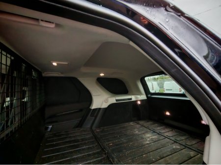 2019 Land Rover Discovery - view 2