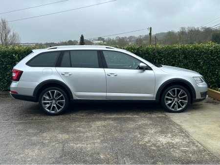 2017 Skoda Octavia COM SCOUT 2.0 TDI 184BHP 4X4 DSG 4 €21,950 thumbnail