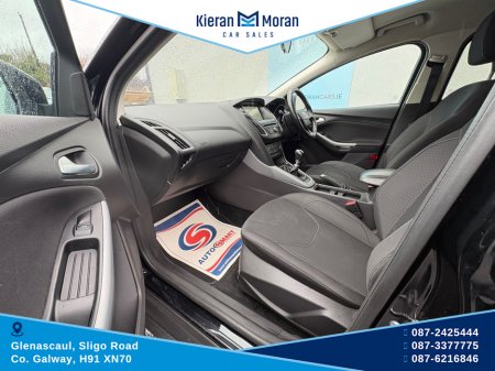 2017 Ford Focus - thumbnail 11