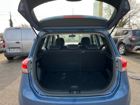 2016 Hyundai ix20 - thumbnail 10