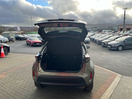 2022 Toyota Yaris Cross Hybrid Luna €26,500 thumbnail