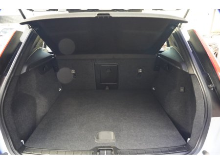 2021 Volvo XC40 - thumbnail 16