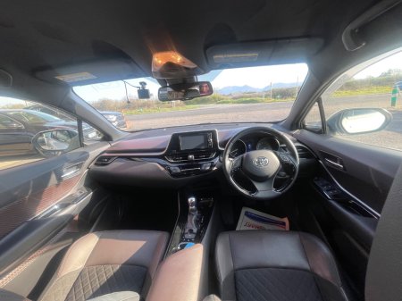 2017 Toyota C-HR - thumbnail 9