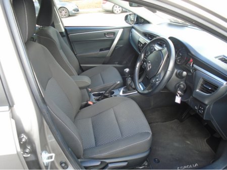 2016 Toyota Corolla - thumbnail 7