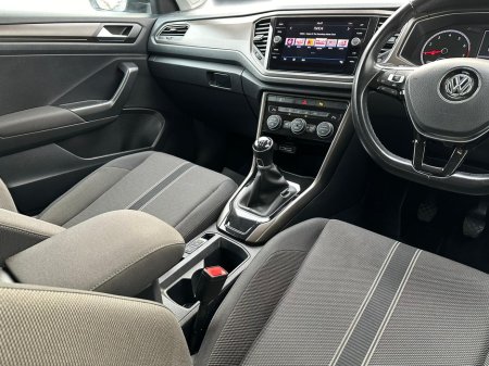 2018 Volkswagen T-Roc 1.0 TSI DESIGN 115HP LOW KM €17,995 thumbnail