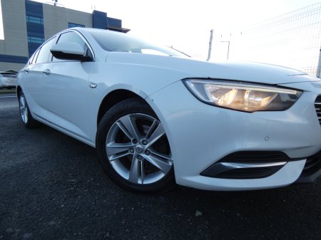 2017 Vauxhall Insignia  €7,925 thumbnail