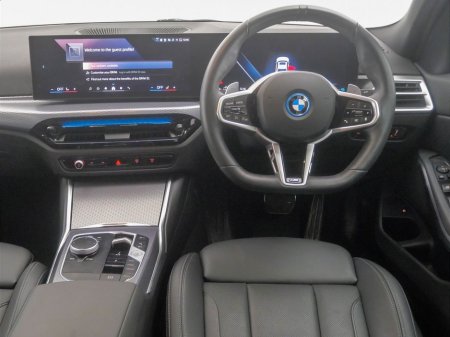 2025 BMW 3 Series - thumbnail 5