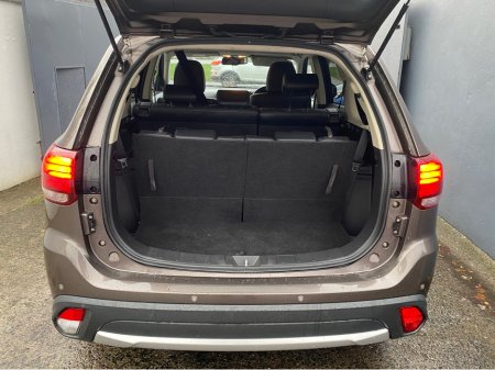 2016 Mitsubishi Outlander 2.3 DSL  4WD 6 SPEED 7 SEATER  TINY  KMS  FULL  SERVICE HISTORY €15,950 thumbnail