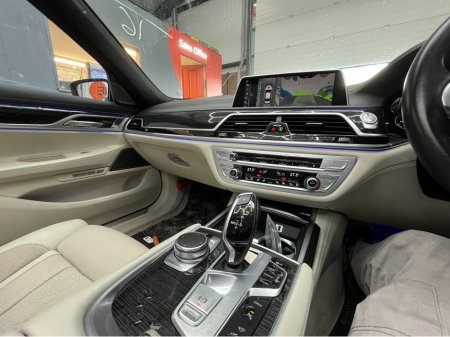 2016 BMW 7 Series - thumbnail 24
