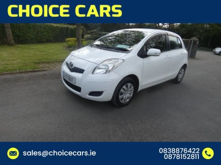 2010 Toyota Vitz - photo 2