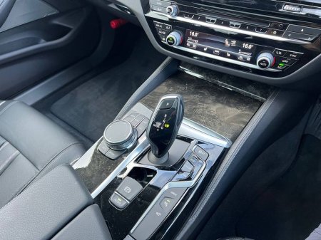 2018 BMW 5 Series 530e LUXURY LINE 2.0 HYBRID // FULL SERVICE HISTORY/ /TILT & SLIDE SUNROOF // HARMAN/KARDON €24,900 thumbnail