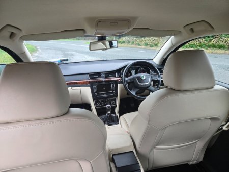 2013 Skoda Superb - thumbnail 14