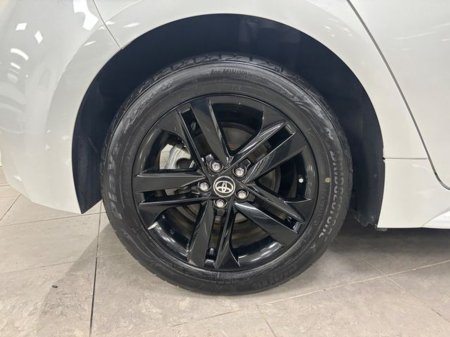 2021 Toyota Corolla 1.8 Hybrid Luna Sport Hatchback €19,750 thumbnail