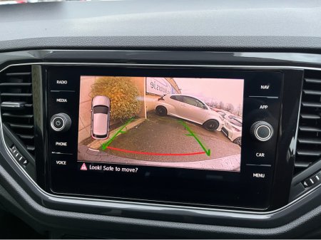 2020 Volkswagen T-Roc SPORT AUTOMATIC 1.5 PETROL //HIGH SPEC//PANORAMIC GLASS ROOF//SAT NAV//KEYLESS ENTRY// thumbnail