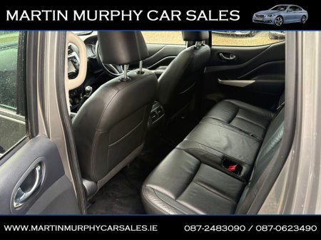 2016 Nissan Navara - thumbnail 17