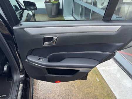 2015 Mercedes-Benz E Class E SERIES BLUETEC AMG NIGHT EDITION 5DR thumbnail